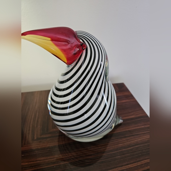 Vintage Murano  Toucan Glass Bird Figurine, Black & White Spiral. 9.5" Tall - Picture 15 of 16